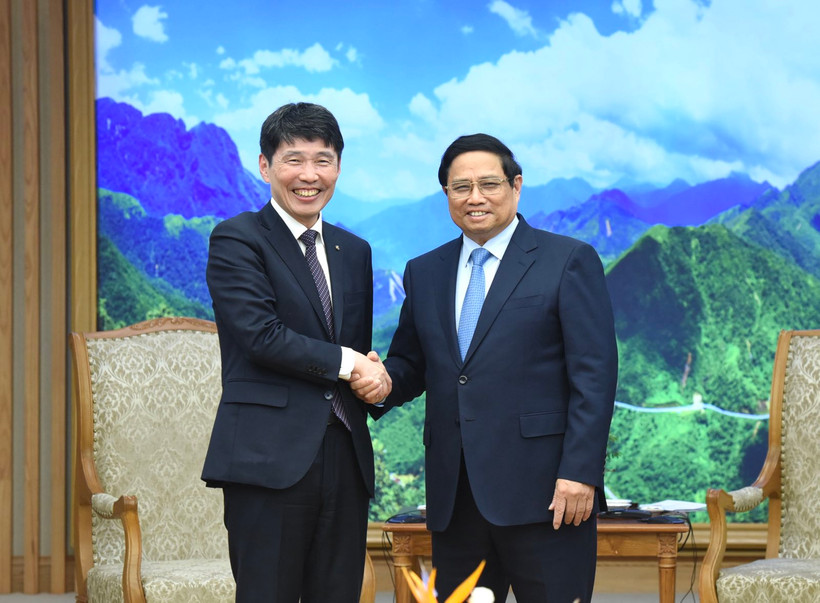 Thủ tướng Phạm Minh Chính và ông Yamamoto Ichita, Thống đốc tỉnh Gunma. (Ảnh: Trần Hải)