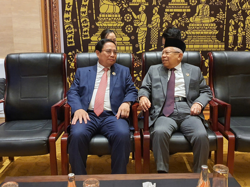 Thủ tướng Chính phủ Phạm Minh Chính và Phó Tổng thống Indonesia Ma’ruf Amin (Ảnh: Bộ Ngoại giao). 
