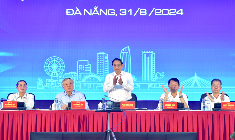 Thủ tướng Phạm Minh Chính chủ trì Hội nghị quán triệt, triển khai Nghị quyết 136/2024/QH15 của Quốc hội (Ảnh: Thanh Giang). 