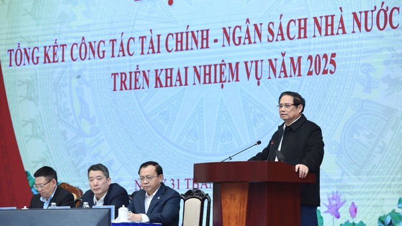Thủ tướng Phạm Minh Chính dự và chỉ đạo Hội nghị tổng kết công tác tài chính-ngân sách nhà nước năm 2024, triển khai nhiệm vụ năm 2025. (Ảnh: TRẦN HẢI)