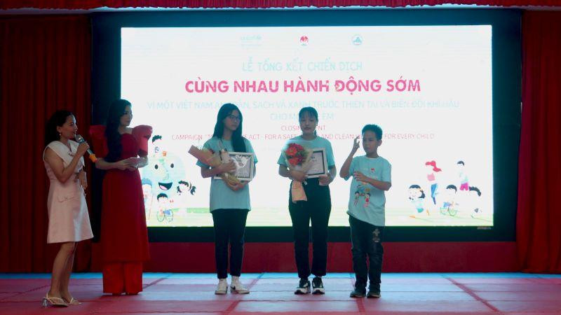 Trao giải và giao lưu cùng các em đạt giải Thử thách làm video 1 phút xanh.