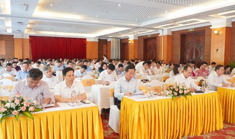 Hơn 170 đại biểu làm công tác tín ngưỡng, tôn giáo đến từ các tỉnh, thành phố tham dự.