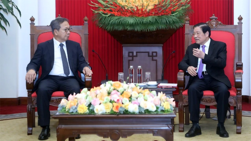 Đồng chí Phan Đình Trạc tiếp Đại sứ Nhật Bản Yamada Takio.