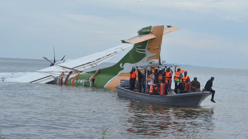 Hiện trường vụ rơi máy bay. (Ảnh: Getty Image)