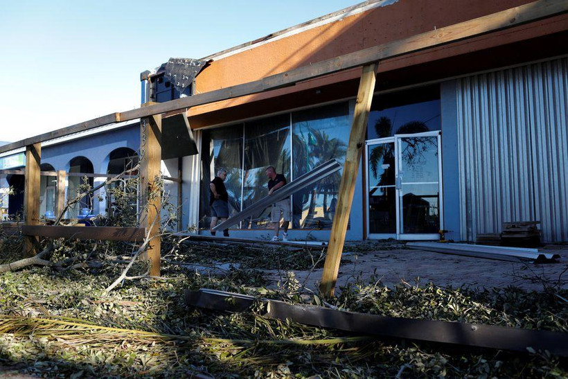 Cơn bão gây thiệt hại trên diện rộng tại Cape Coral, Florida, Mỹ. (Ảnh: Reuters)