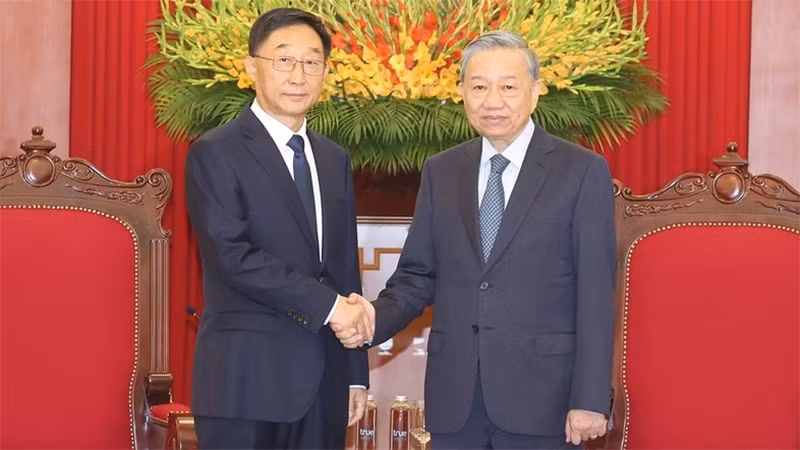 Tổng Bí thư, Chủ tịch nước Tô Lâm tiếp đồng chí Lưu Ninh, Ủy viên Trung ương Đảng, Bí thư Đảng ủy Khu tự trị dân tộc Choang Quảng Tây, Trung Quốc. (Ảnh: TTXVN)