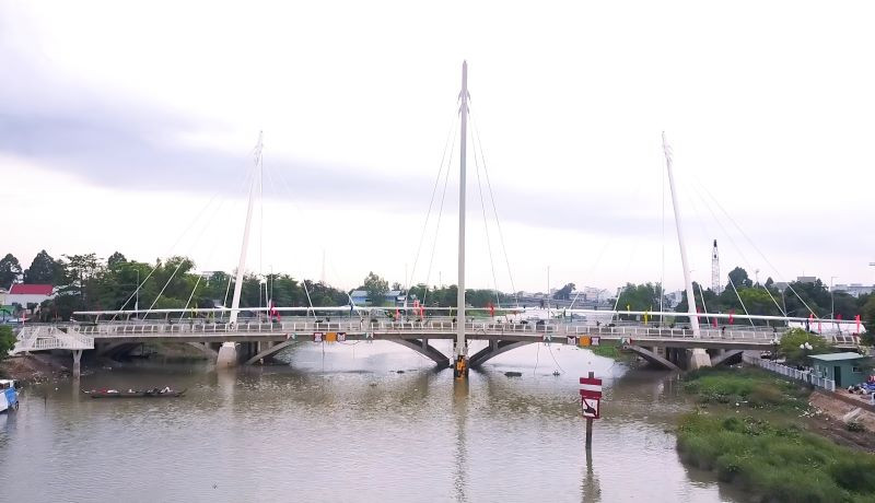 Cầu Nguyễn Thái Học.