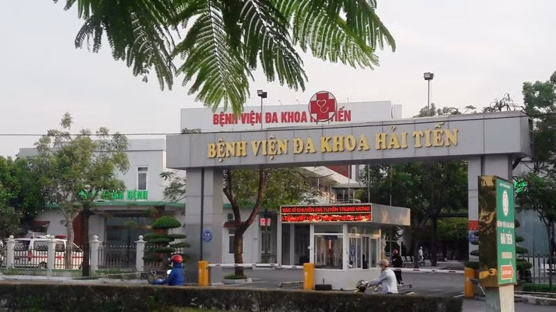 Ngay khi đi vào hoạt động, Bệnh viện đa khoa Hải Tiến chú trọng thành lập, phát triển tổ chức đảng trong cơ sở y tế tư nhân.