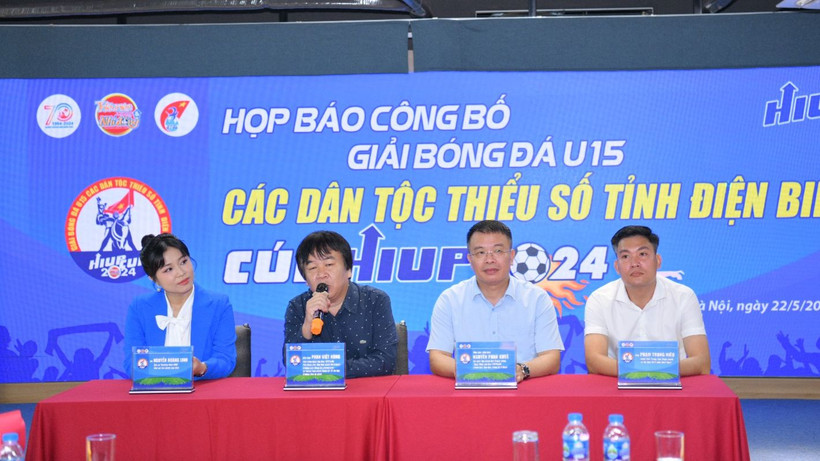 Ban tổ chức Giải họp báo tại Hà Nội.