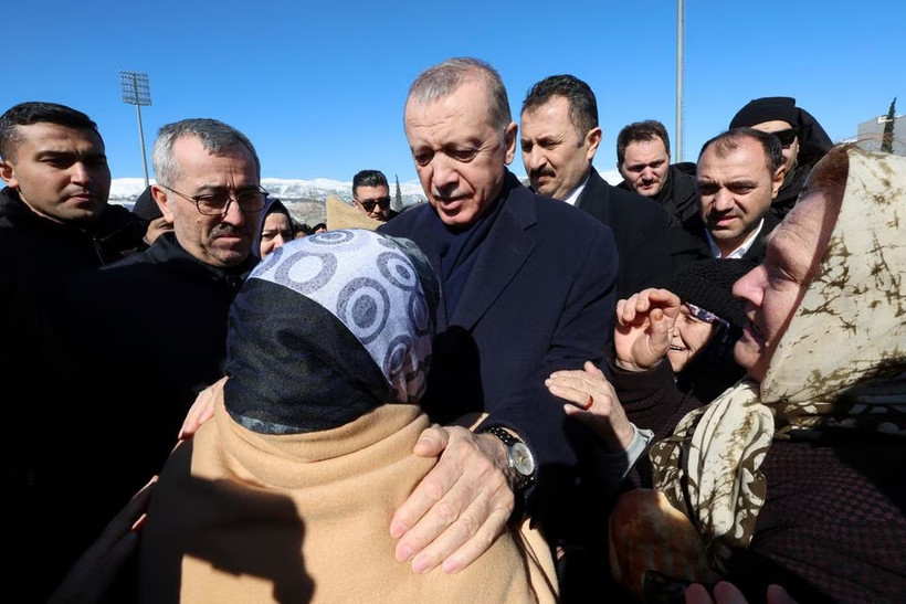 Tổng thống Thổ Nhĩ Kỳ Erdogan gặp người dân tại Kahramanmaras, ngày 8/2/2023. (Ảnh: Văn phòng Báo chí Tổng thống Thổ Nhĩ Kỳ)