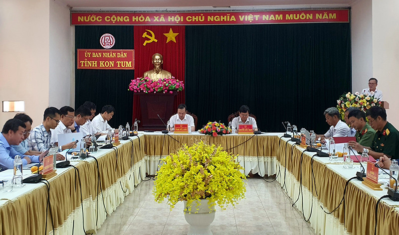 Quang cảnh buổi làm việc.