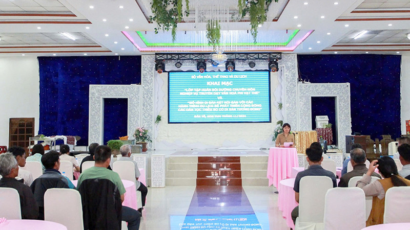 Quang cảnh lớp tập huấn.