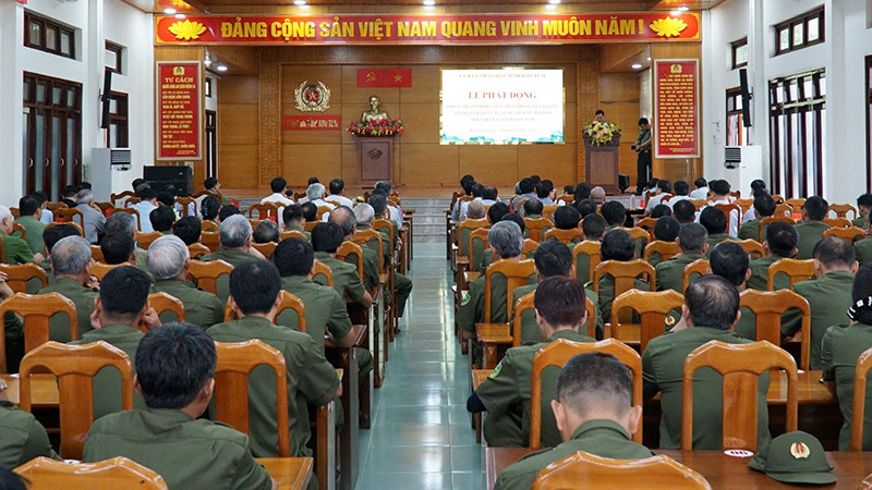 Quang cảnh lễ phát động.