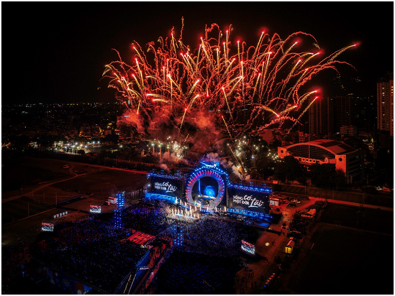 Toàn cảnh Concert Sống một đời có “lãi".