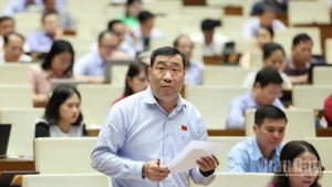 Đại biểu Thạch Phước Bình (Trà Vinh) phát biểu. (Ảnh: DUY LINH)
