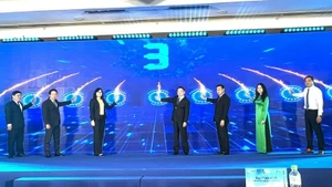 Nghi thức bấm nút phát động Chương trình Chuyển đổi số chợ truyền thống và tiểu thương. (Ảnh: BTC)