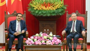 Tổng Bí thư Tô Lâm tiếp ông Gautam Adani, Chủ tịch Tập đoàn Adani. (Ảnh: DUY LINH)