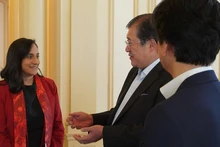 Bộ trưởng Ngoại giao Canada Anita Anand tiếp Chủ tịch Tập đoàn Mitsui & Co Tatsuo Yasunaga trong chuyến thăm Nhật Bản. (Nguồn: X)