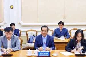 Chủ tịch Ủy ban nhân dân Thành phố Hồ Chí Minh Nguyễn Văn Được tiếp và làm việc với Tổng Giám đốc TikTok Khu vực Đông Nam Á Chanida Klyphun.