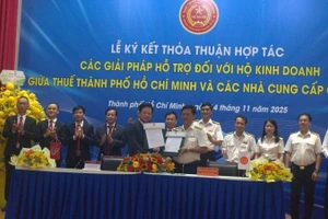 Thuế Thành phố Hồ Chí Minh ký kết hợp tác với Ngân hàng Agribank.
