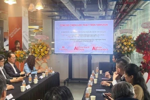 Đại diện Arobid công bố kế hoạch vận hành 120 hội chợ, triển lãm trực tuyến trong năm 2026.