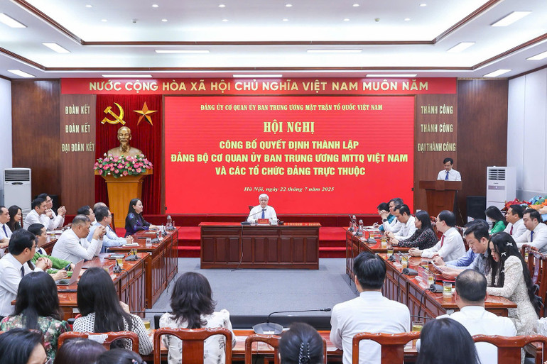 Toàn cảnh Hội nghị. 3406f14fc11d4843110c.jpg