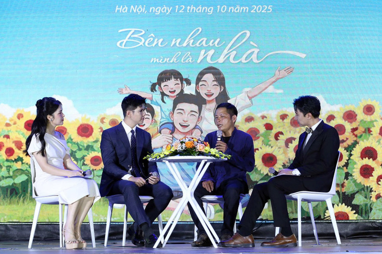 Đại diện các "Gia đình trẻ hạnh phúc" 2025 giao lưu, chia sẻ kinh nghiệm xây tổ ấm. 5a3f335f2a2ca772fe3d.jpg