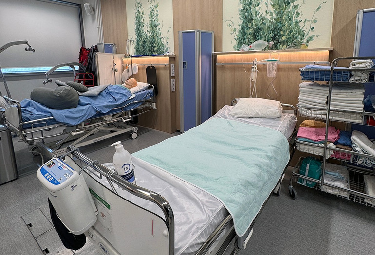 Ein Berufspraxisraum an der Berufsfachschule Tampere City Vocational College (TREDU), Finnland. mot-phong-mo-phong-va-thuc-hanh-tai-truong-o-phan-lan.jpg