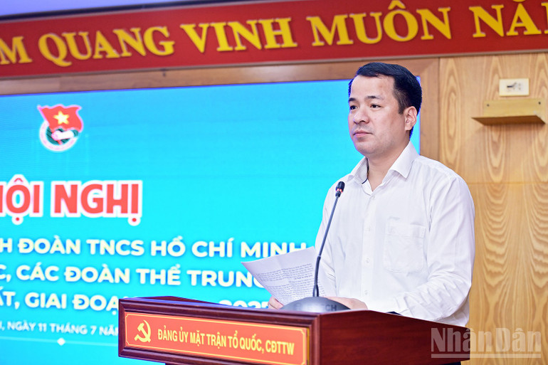Đồng chí Ngô Văn Cương phát biểu ý kiến tại Hội nghị. ndo_br_miu-3801.jpg