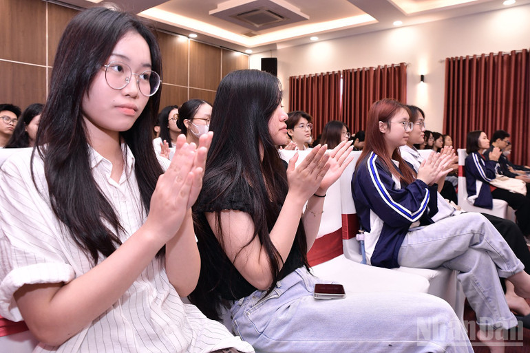 Đông đảo bạn trẻ tham gia Hội thảo. ndo_br_miu-2958.jpg