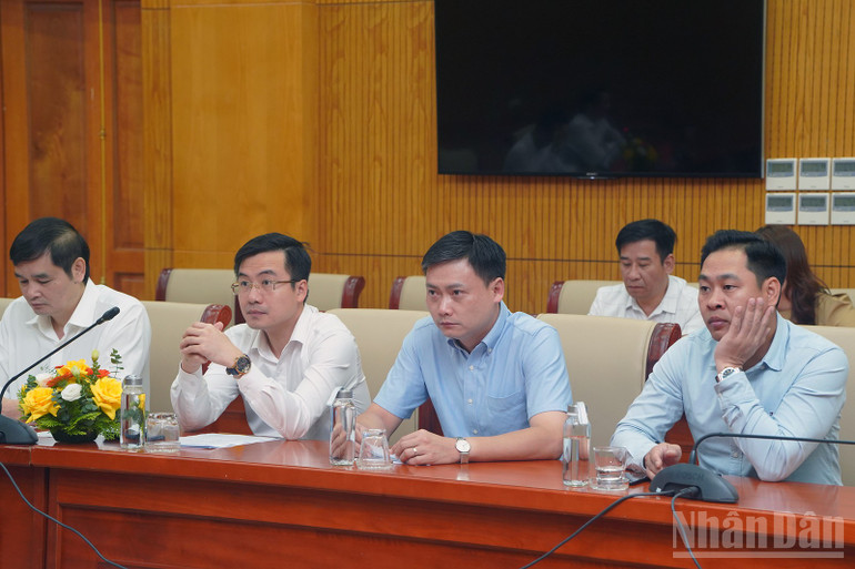 Các đại biểu dự chương trình. (Ảnh: HẢI ĐĂNG) ndo_br_dsc03325.jpg