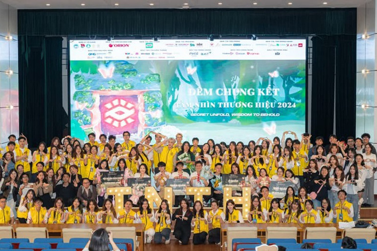 anh-1-dem-chung-ket-cuoc-thi-tam-nhin-thuong-hieu-2024.jpg