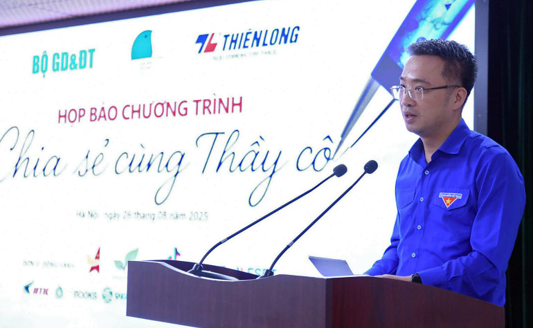 Đồng chí Nguyễn Tường Lâm phát biểu ý kiến tại buổi họp báo. 58019fc4de7d56230f6c.jpg