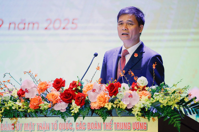 ベトナム労働総連合のゴ・ズイ・ヒュー副議長が大会で演説した。 3c9ca75d525dd803814c.jpg