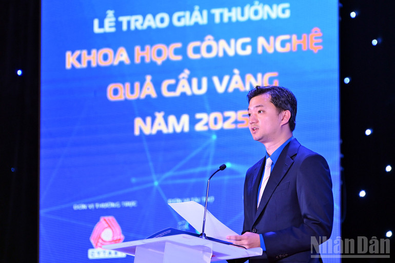 Kamrat Nguyen Minh Triet sammanfattade Golden Globe Science and Technology Awards och Vietnams kvinnliga vetenskaps- och teknikstudenter 2025. ndo_br_miu-5046.jpg