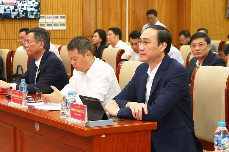 Các đại biểu tham dự buổi lễ. z7159198471070-85c8826d0cbb56d96955b8cb1f85ec3b.jpg