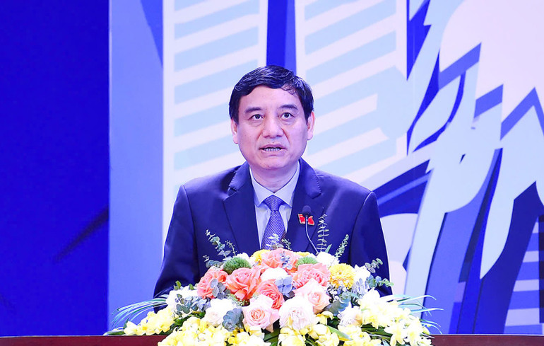 Đồng chí Nguyễn Đắc Vinh phát biểu khai mạc chương trình. 9294799d928619d84097.jpg