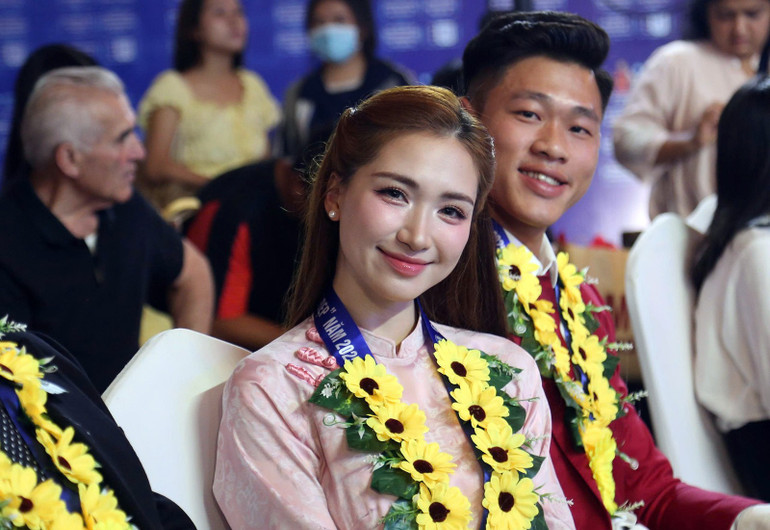 Ca sĩ Hòa Minzy có mặt tại Gala. d87268e4d98c54d20d9d.jpg