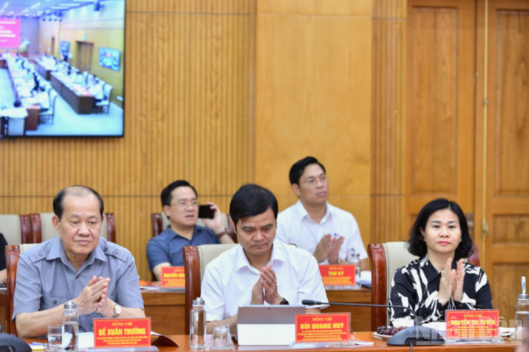 Các đại biểu dự hội nghị. ndo_br_1000026160-8845.jpg