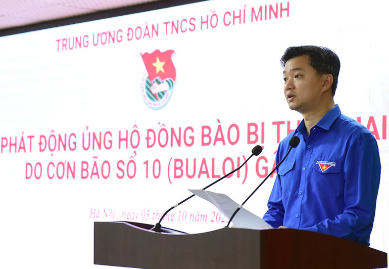 Đồng chí Nguyễn Minh Triết kêu gọi tuổi trẻ Việt Nam trong và ngoài nước chung tay ủng hộ. 591e896d59e0d3be8af1.jpg