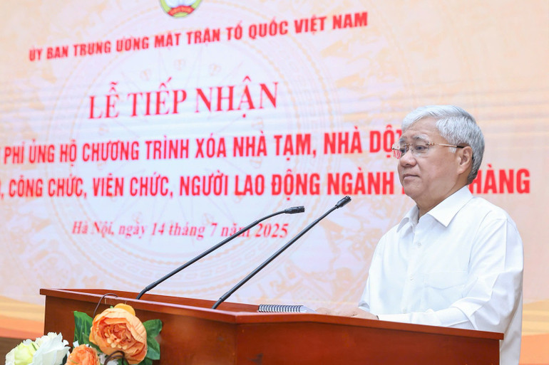 Đồng chí Đỗ Văn Chiến phát biểu ý kiến tại buổi lễ. eb7818b1a16917374e78.jpg