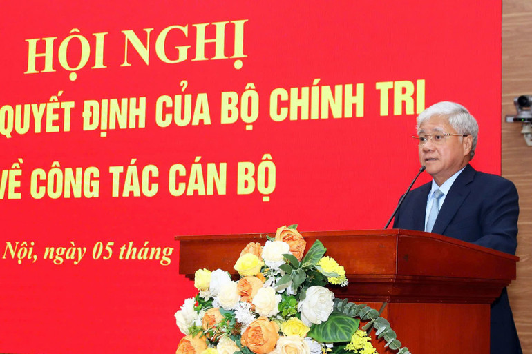 Đồng chí Đỗ Văn Chiến phát biểu ý kiến tại hội nghị. z6980465927508-7137631414c0c8e1998bd4aff9f57f83.jpg