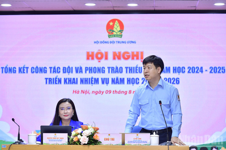 Phó Chủ tịch Thường trực Hội đồng Đội Trung ương Lê Hải Long chia sẻ ý kiến tại Hội nghị. ndo_br_miu-4985.jpg