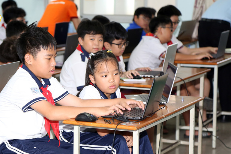 Nhiều thí sinh còn rất nhỏ có mặt tại Hội thi. img-0166.jpg