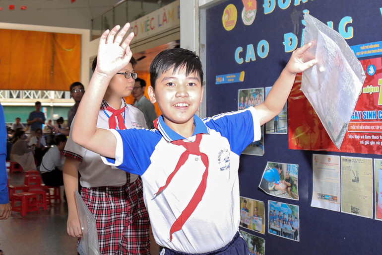 Vẻ hào hứng của các thí sinh. img-0109.jpg