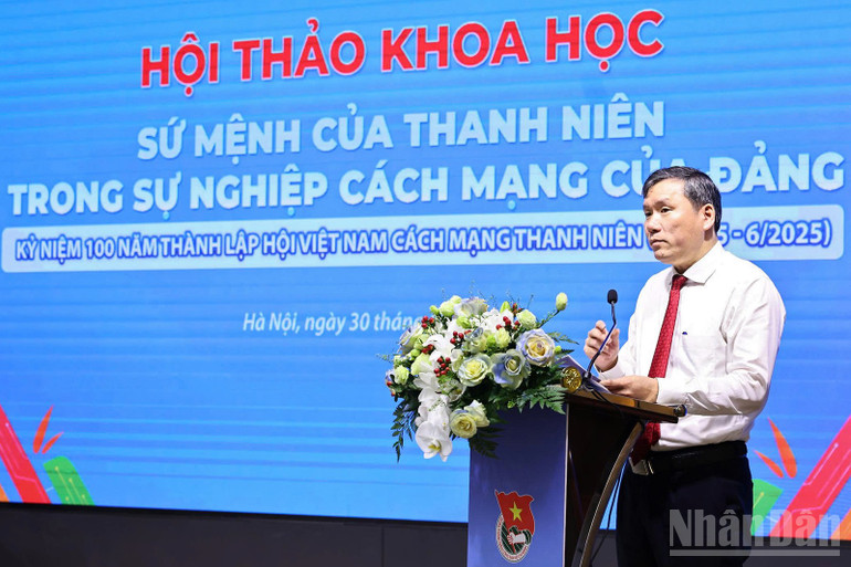 Giáo sư, Tiến sĩ Lê Văn Lợi, Phó Giám đốc Học viện Chính trị quốc gia Hồ Chí Minh phát biểu khai mạc hội thảo. ndo_br_d0a3f12e8bbb3ce565aa.jpg