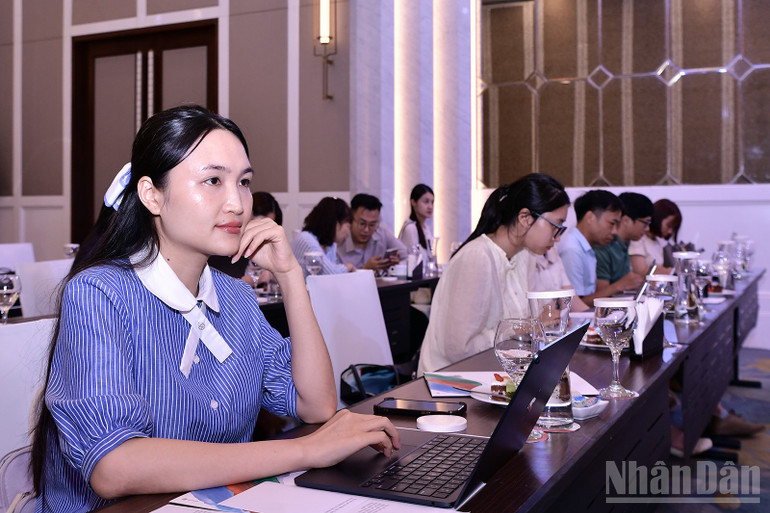 Đại diện các cơ quan báo chí tham dự buổi họp báo. ndo_br_miu-2859.jpg