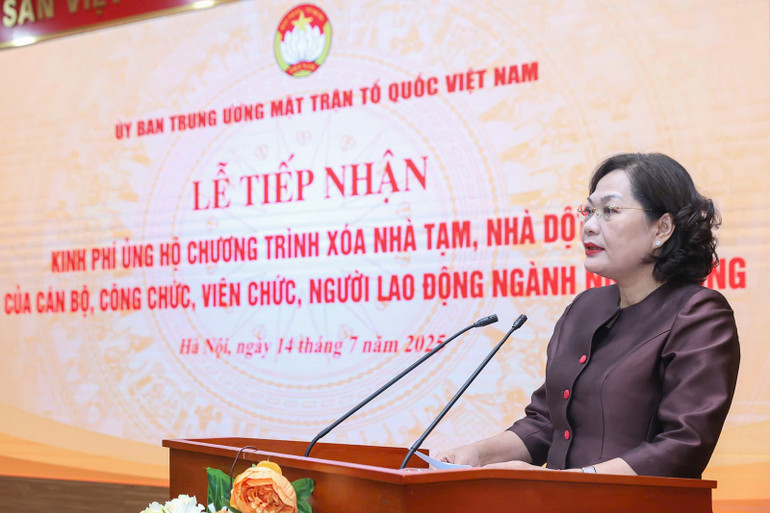 Thống đốc Ngân hàng Nhà nước Việt Nam Nguyễn Thị Hồng thông tin về đợt quyên góp của cán bộ, công chức, viên chức, người lao động ngành ngân hàng thời gian qua. e0fd7634cfec79b220fd.jpg