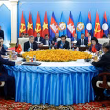 Cuộc gặp cấp cao giữa ba Đảng: Đảng Nhân dân Campuchia, Đảng Cộng sản Việt Nam và Đảng Nhân dân Cách mạng Lào. (Ảnh: TTXVN)