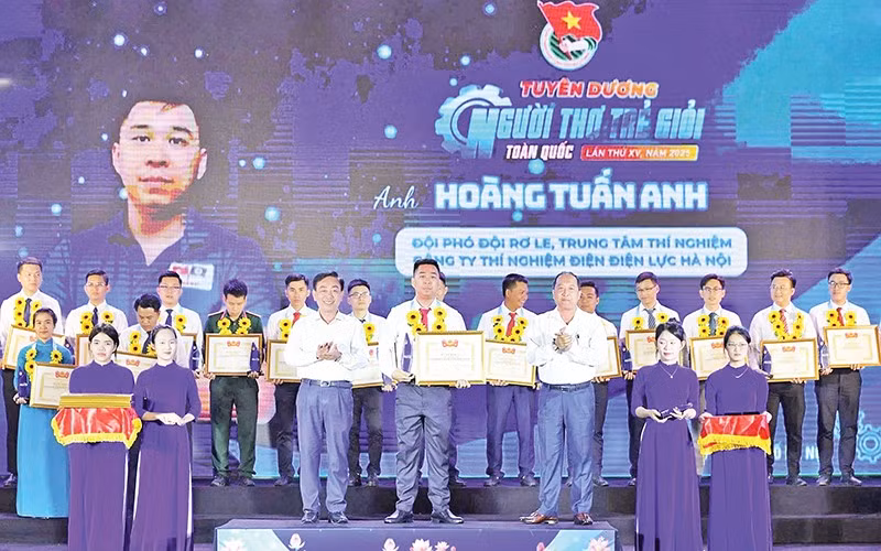 Kỹ sư Hoàng Tuấn Anh nhận danh hiệu “Người thợ trẻ giỏi” toàn quốc lần thứ XV năm 2025.